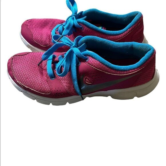 Nike Shoes - Nike Womens Flex Experience hot pink 8.5 sneakers